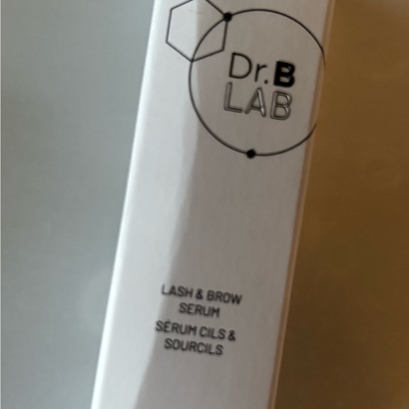 Beauty Bundle! Two makeup bags, Tip Beauty nail sets, magnetic lashes, polish + - Picture 6 of 7